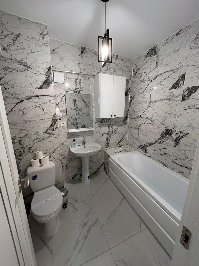 Luxury Apartments And Studios Boulevard G Enescu Suceava Exterior foto